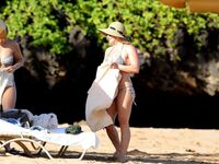 Hilary Duff Paparazzi Bikini Beach Set Leaked