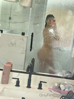 Alinity Nude Shower Mirror Selfies Onlyfans Set Leaked