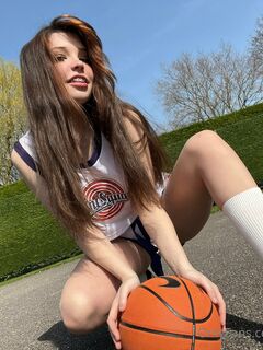 Belle Delphine - new leaks mega (34 Pictures & 1 Videos)